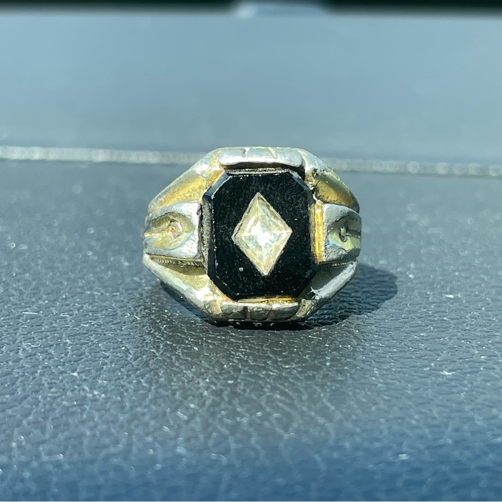 Vintage Art Deco Onyx Ring with Diamond